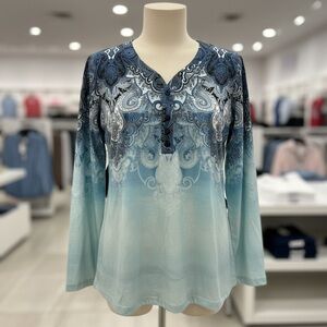 Chic Blue Gradient Women's Blouse